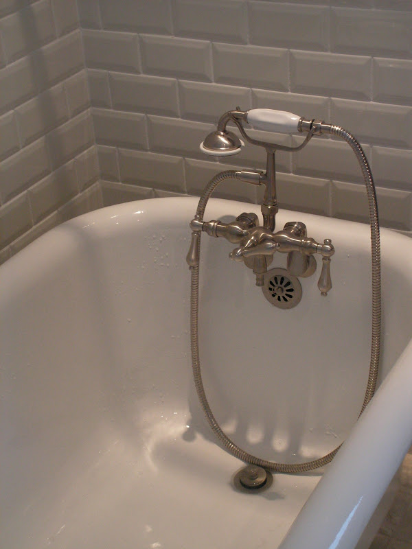 The Different Types of CSA Tub Faucets